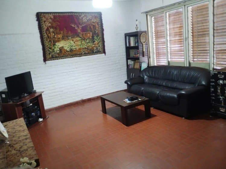 CASA 6 AMBIENTES CON PATIO Y TERRAZA Y LOTE PROPIO — foto 4