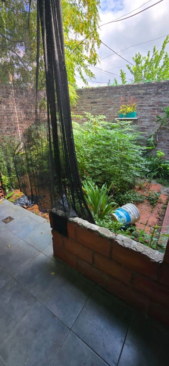 Casa 2 dormitorios, patio y cochera — foto 3