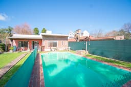 Larrea 869, ideal casa para uso familiar.