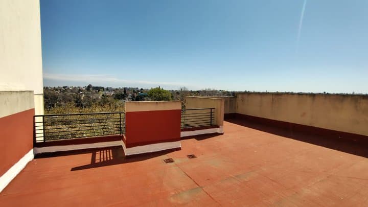 Monoambiente al frente con balcon- Alquiler — foto 12