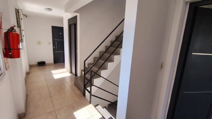 Monoambiente al frente con balcon- Alquiler — foto 5