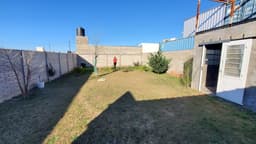 Alquilo casa 2 dormitorios con patio en Brisas del Sur