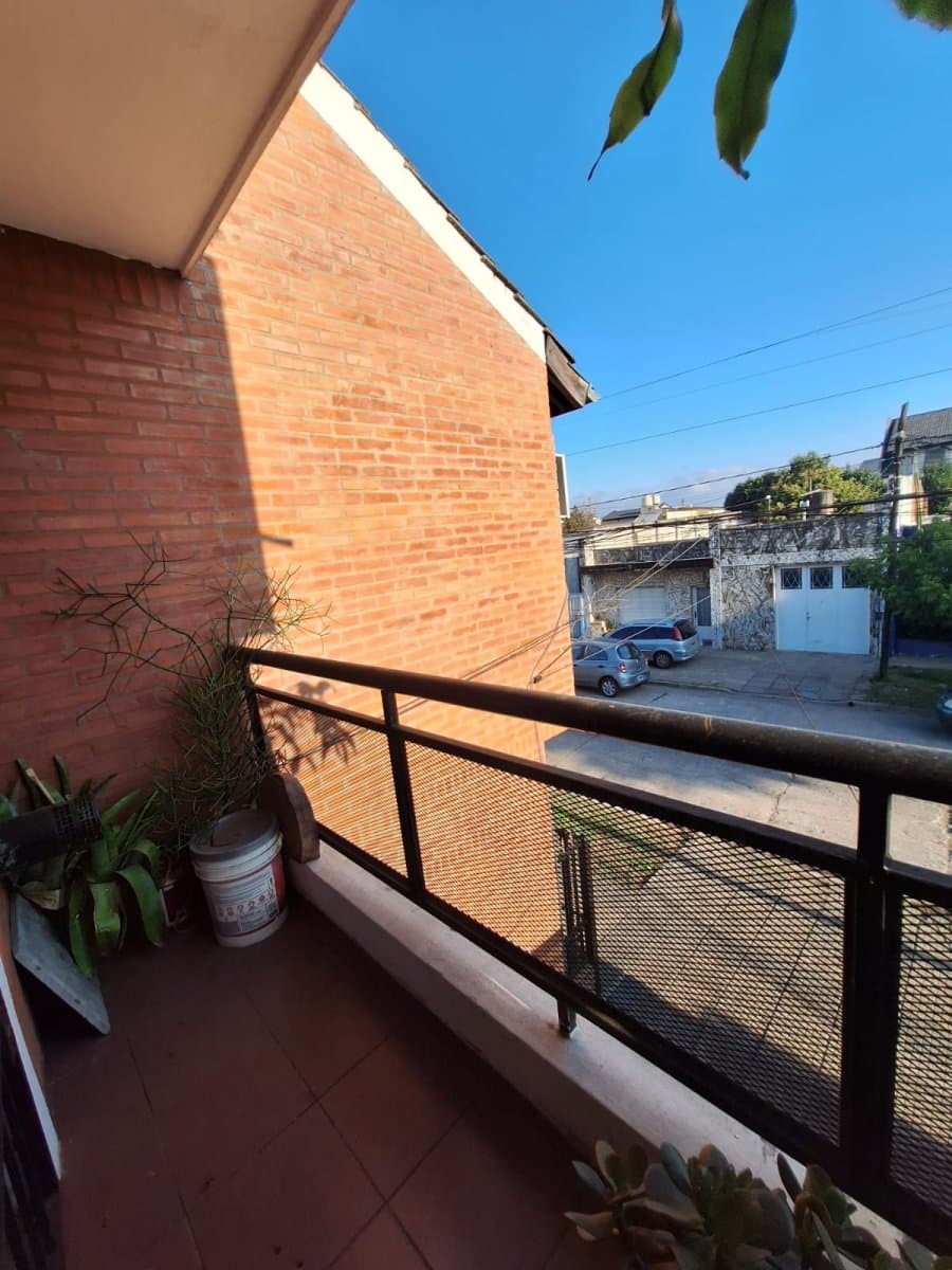 VENTA TRIPLEX 3 AMB 1/2 CON COCHERA HAEDO SUR — foto 4