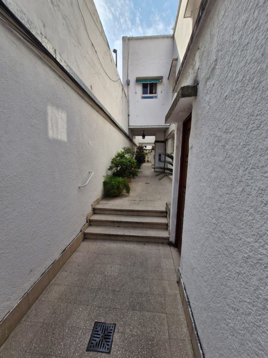 Sarmiento al 1200 (Departamento de pasillo 3 dormitorios C/Terraza Exclusiva) — foto 2