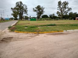 Lote en venta esquina céntrica de Timbúes