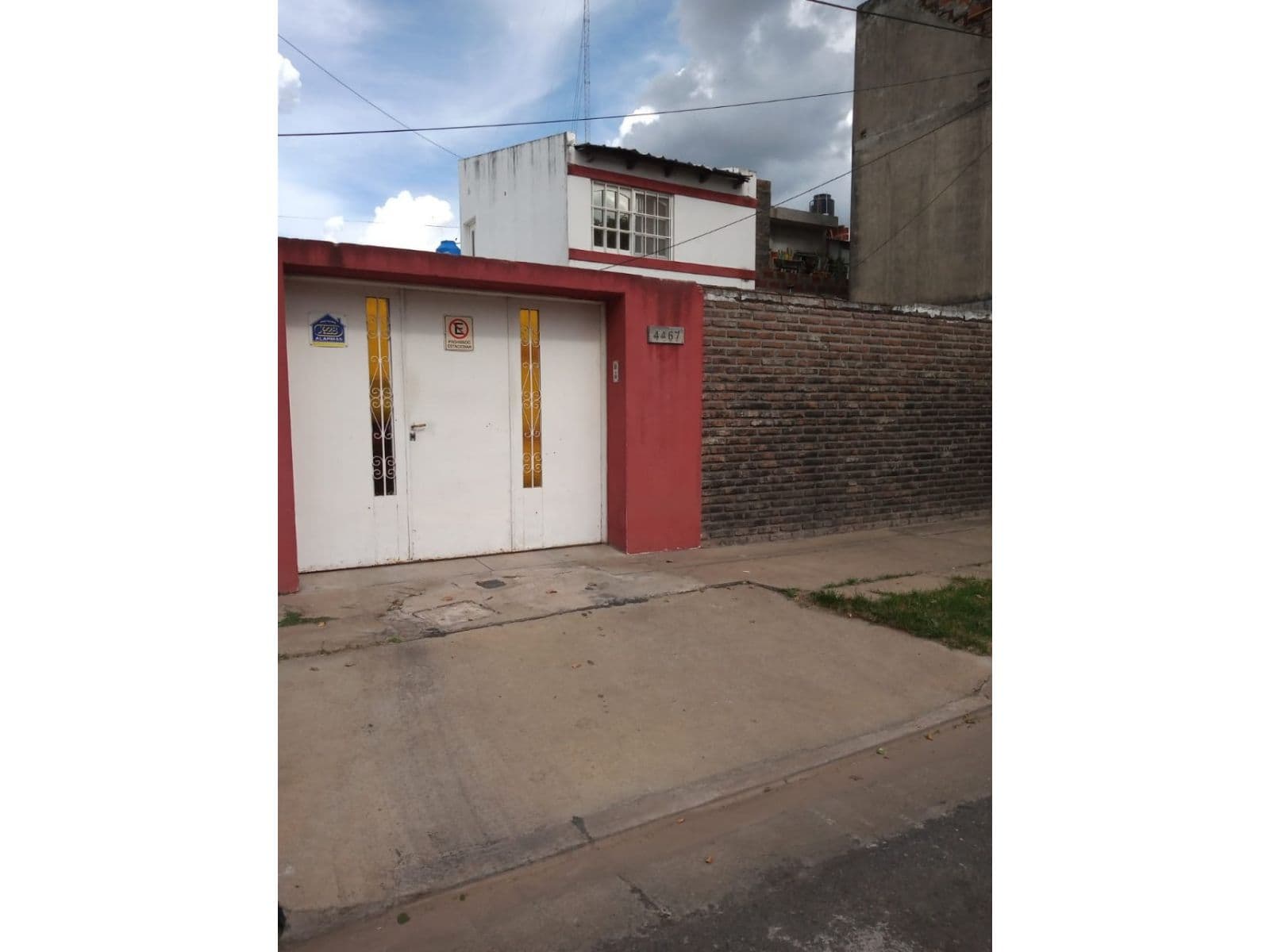 CASA 3 DORMITORIOS. BARRIO LA GUARDIA — foto 1