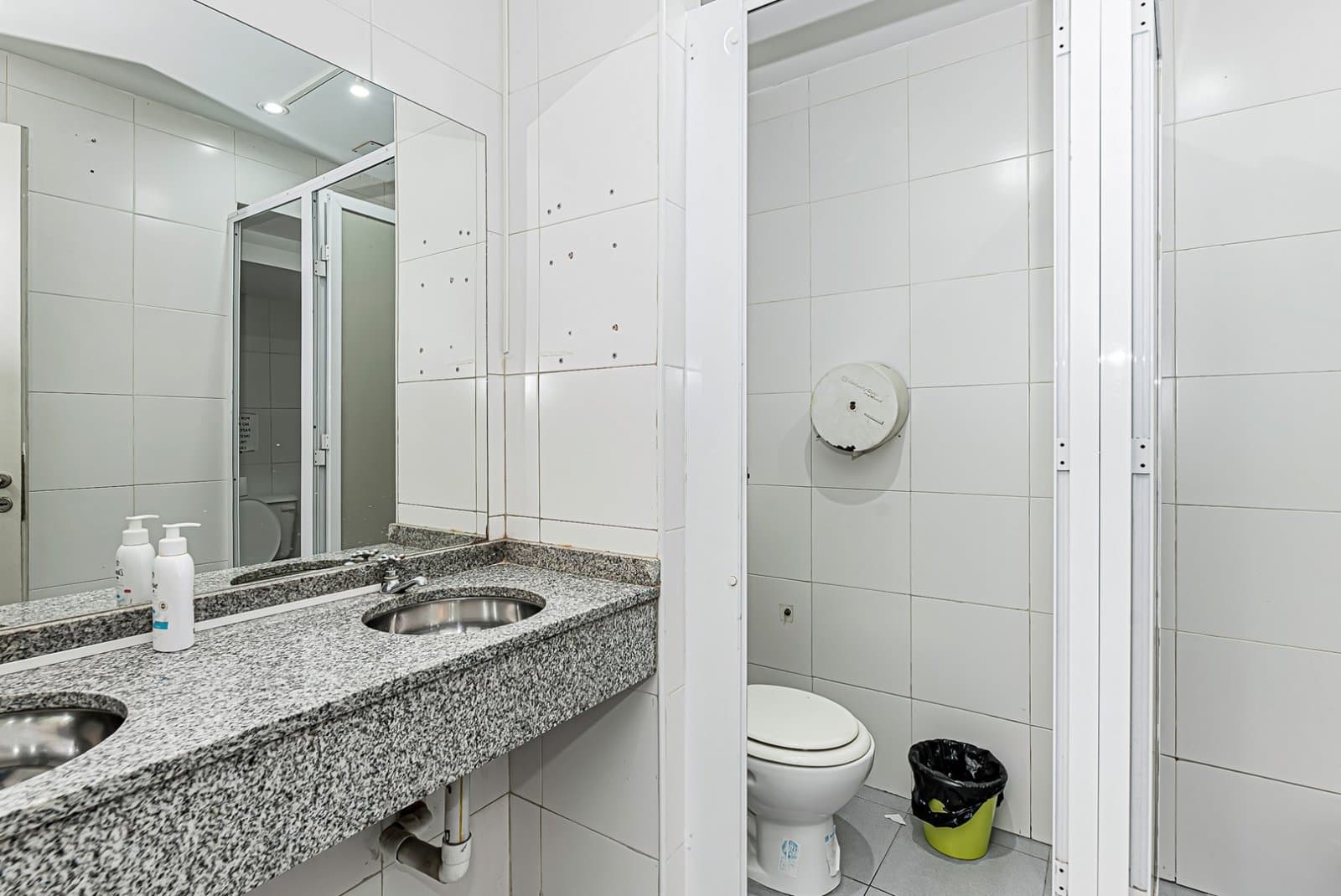 Edificio comercial. 5 niveles. Renta 6 %. Ingreso vehicular. San Nicolás — foto 14