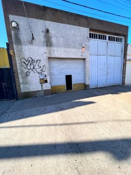 27 DE FEBRERO 6500 IMPORTANTE GALPON