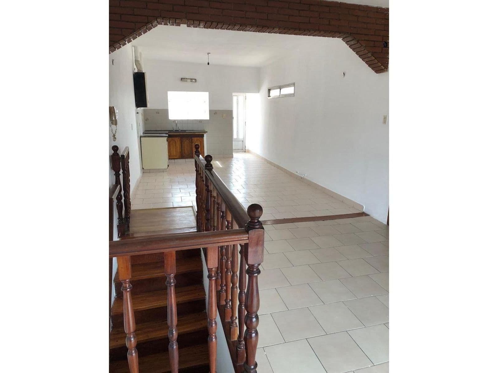 VENTA CASA PLANTA ALTA 3 DORMITORIOS BARRIO AZCUÉNAGA — foto 3