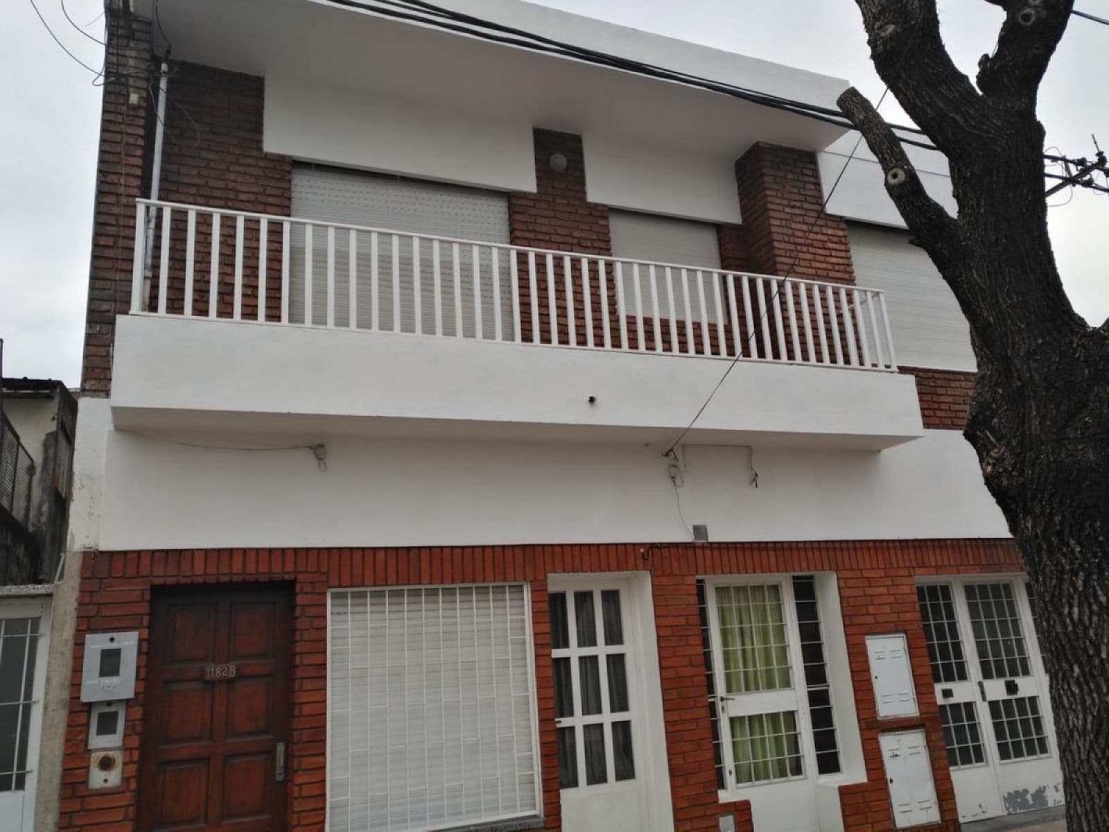 VENTA CASA PLANTA ALTA 3 DORMITORIOS BARRIO AZCUÉNAGA — foto 1