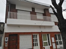 VENTA CASA PLANTA ALTA 3 DORMITORIOS BARRIO AZCUÉNAGA
