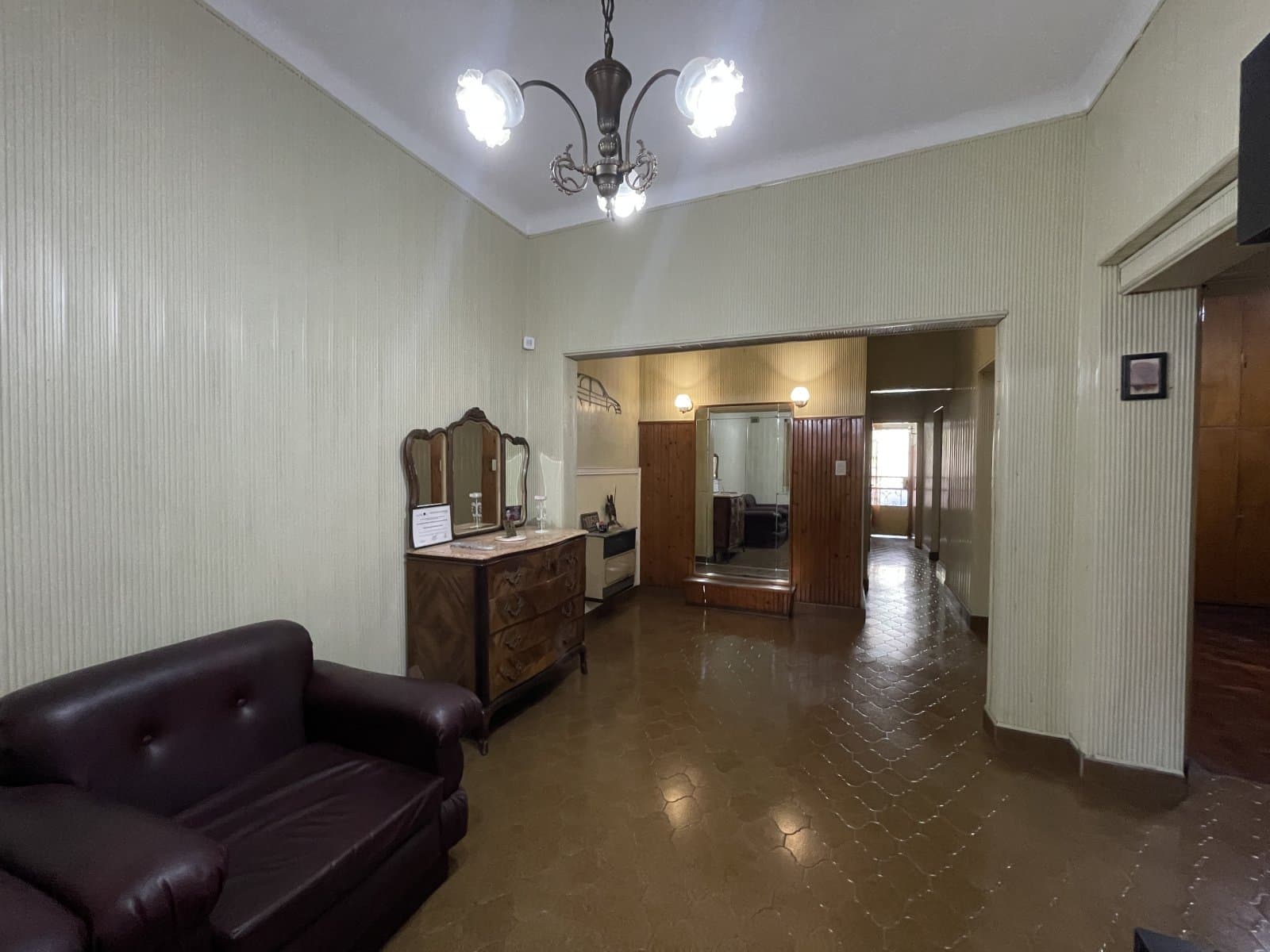 Casa dos dormitorios con cochera en B° Azcuenaga — foto 3