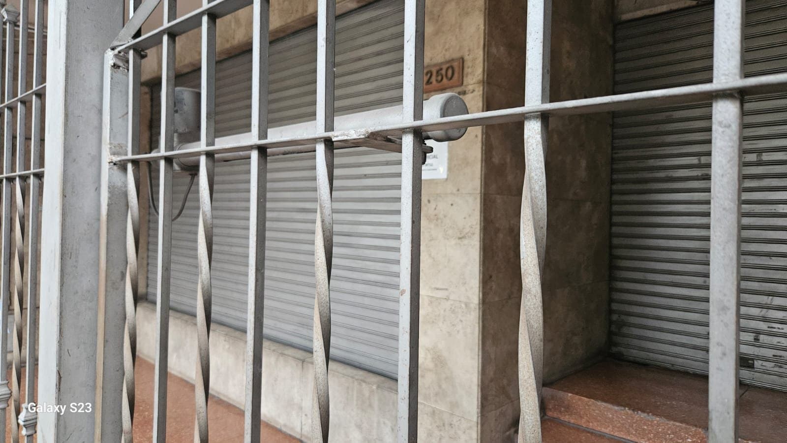 Oficina local comercial Alberdi — foto 2