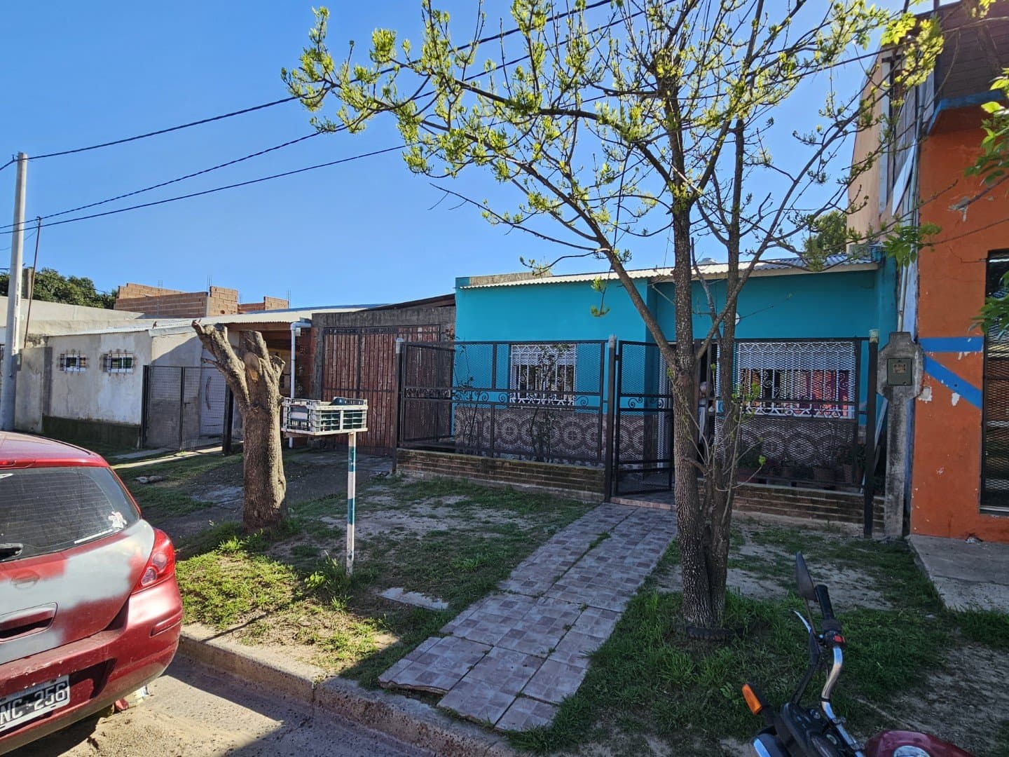 Casa de 2 Dormitorios con cochera y patio con parrillero! Constitucion 585 — foto 2