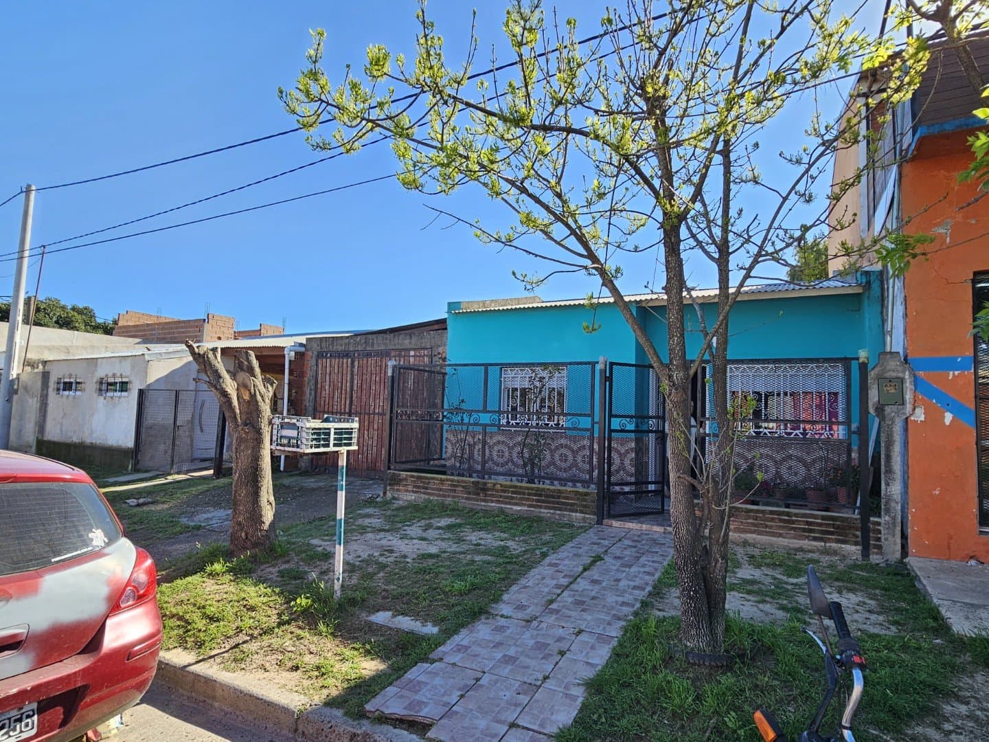 Casa de 2 Dormitorios con cochera y patio con parrillero! Constitucion 585 — foto 1