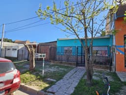Casa de 2 Dormitorios con cochera y patio con parrillero! Constitucion 585