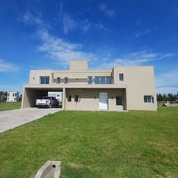Casa 5 ambientes en La Providencia Resort y Country club, Canning