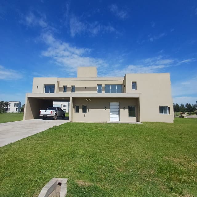 Casa 5 ambientes en La Providencia Resort y Country club, Canning