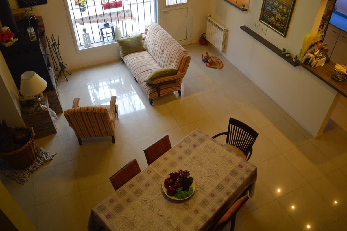 Ituzaingo Chalet De 6 Ambientes De Categoría — foto 11