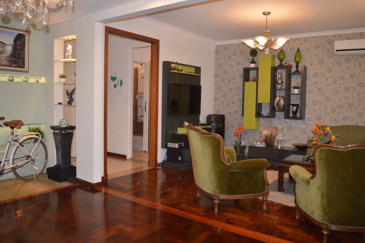 Ituzaingo Chalet De 6 Ambientes De Categoría — foto 5
