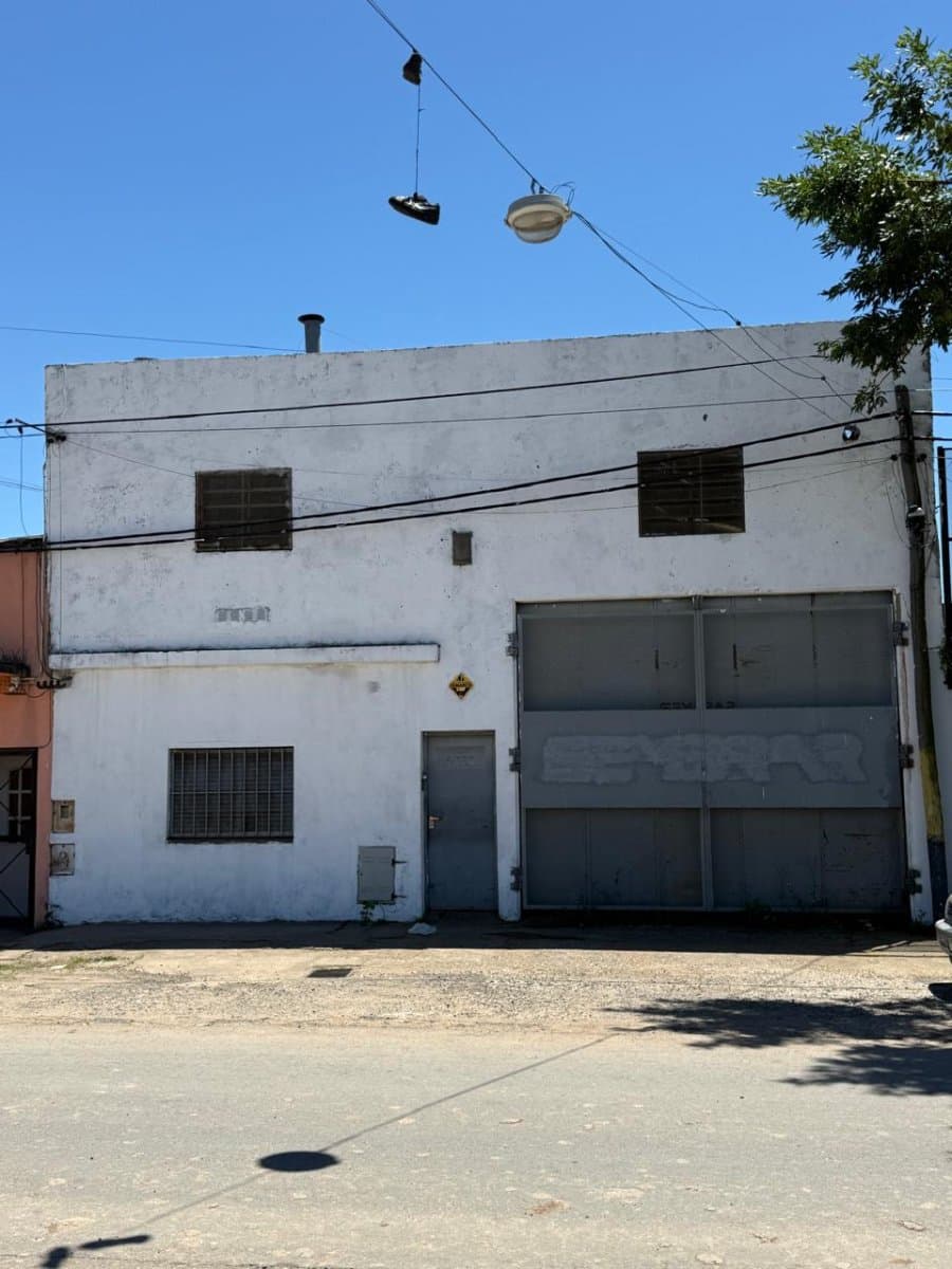 Velez Sarsfield 6370 - Galpón 660m2 — foto 1