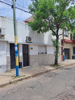 Casa de 4 dormitorios con proyección . ideal instituciones y constructora . Carrasco 1037