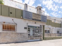 CONSULTORIO EN SAN MARTIN 4200- ESQUINA