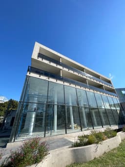Barrio jardín, Duplex 2 Dormitorios 3 baños con Balcon y Cochera Doble en Venta
