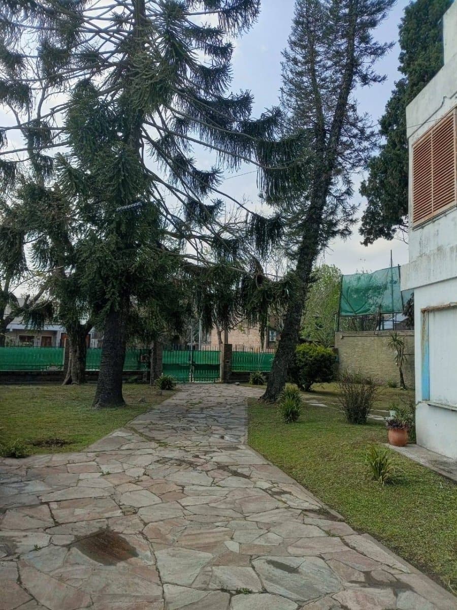 CASA DE 4 DORMITORIOS GRANADERO BAIGORRIA — foto 3