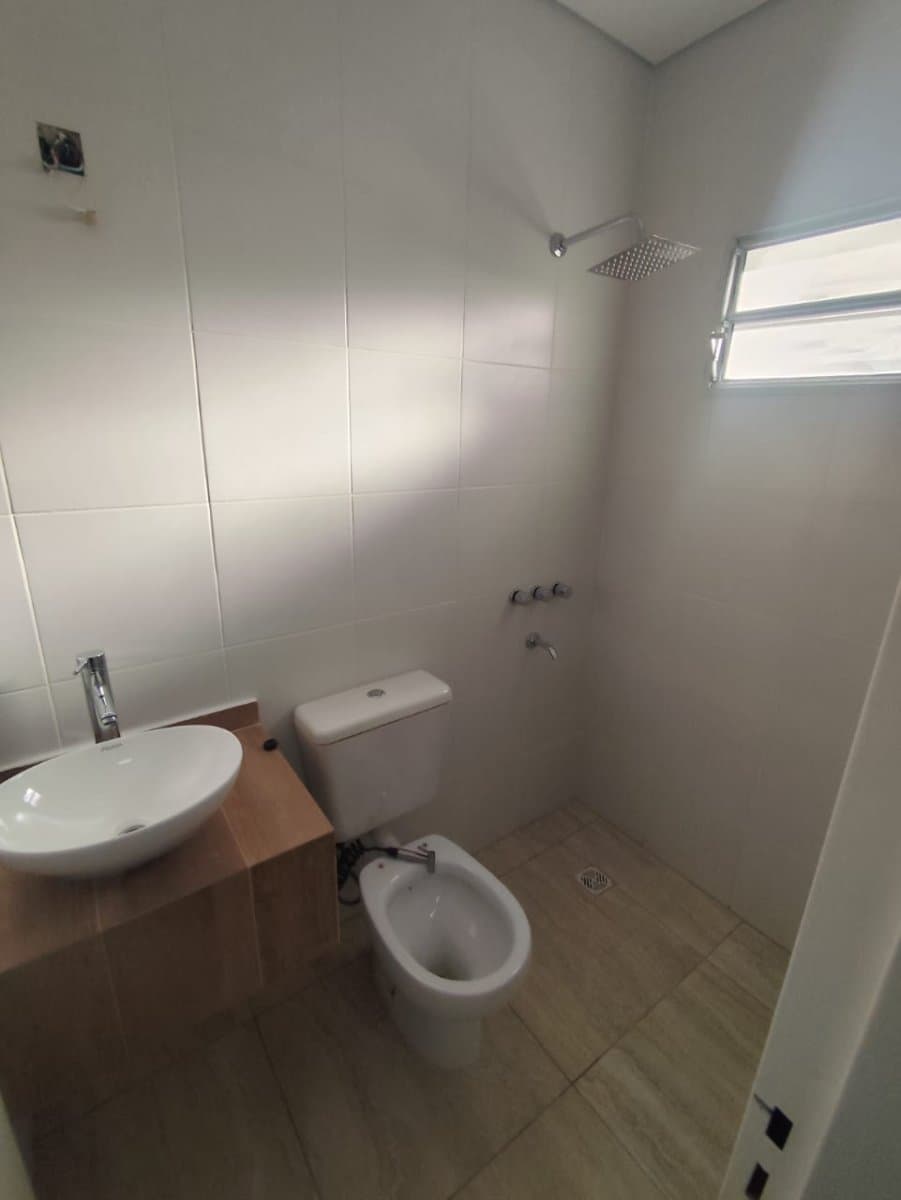 VENDO MODERNA CASA CENTRICA - CIUDAD DE SAN LUIS — foto 12