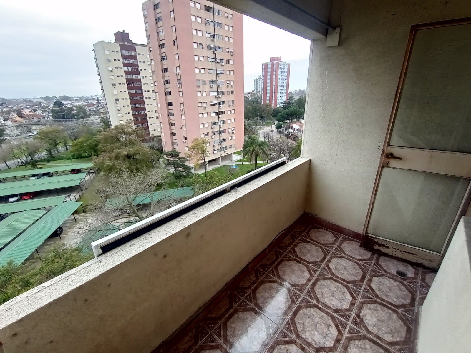 Departamento 3 ambiente con cochera Edificio 52 en Venta en Villa Celina — foto 5
