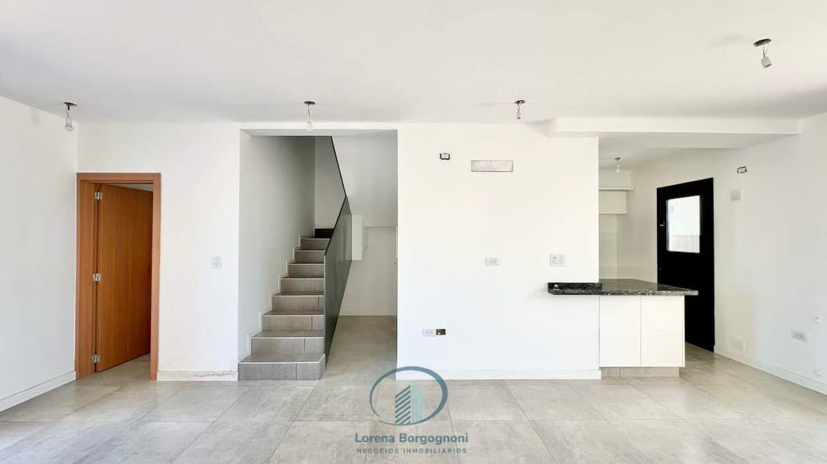 VENTA Duplex Terrazas De Manantiales 4d 3b - Unico Con Dormitorio En Pb! — foto 5