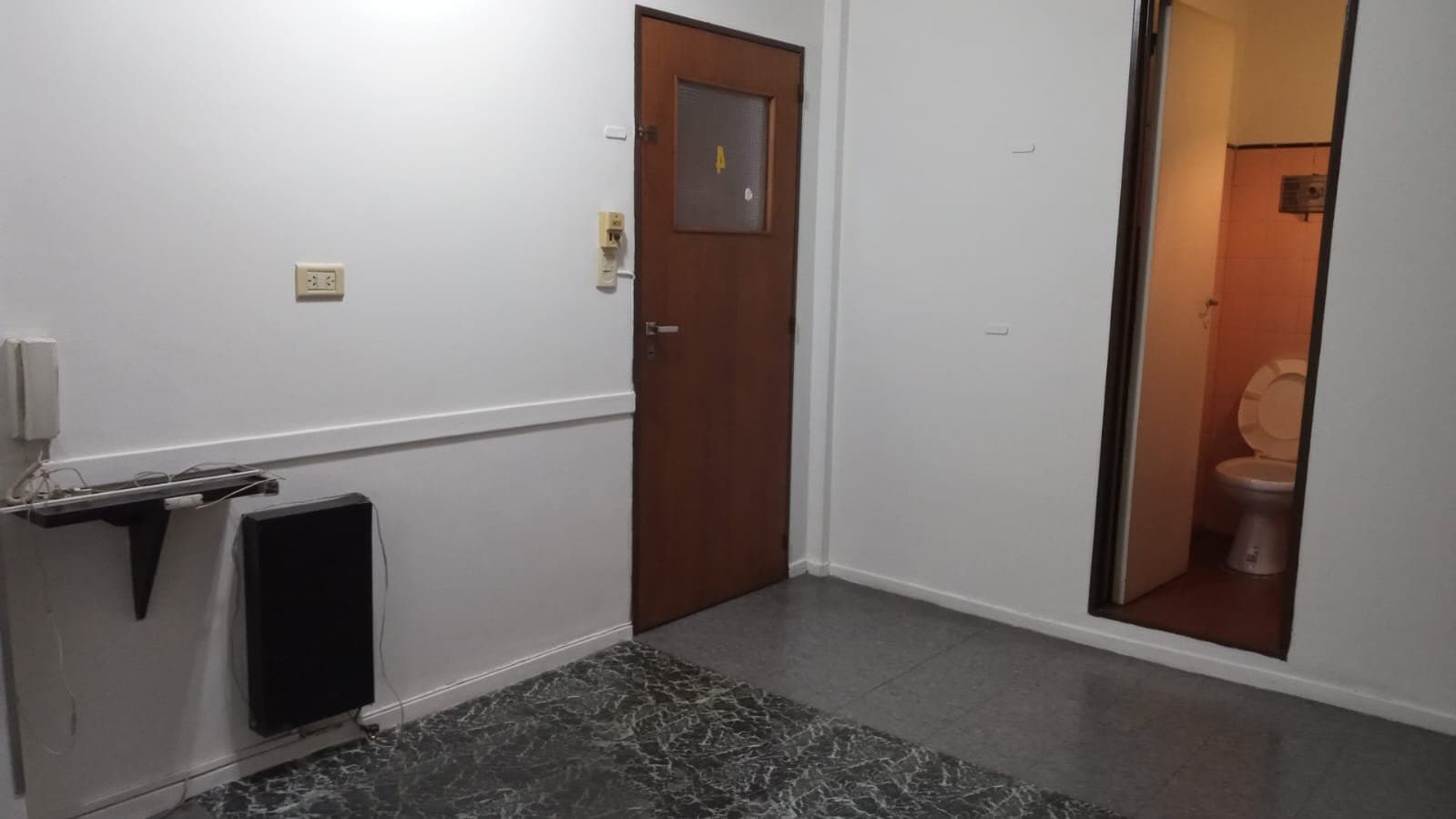OFICINA EN VENTA MORON CENTRO — foto 3
