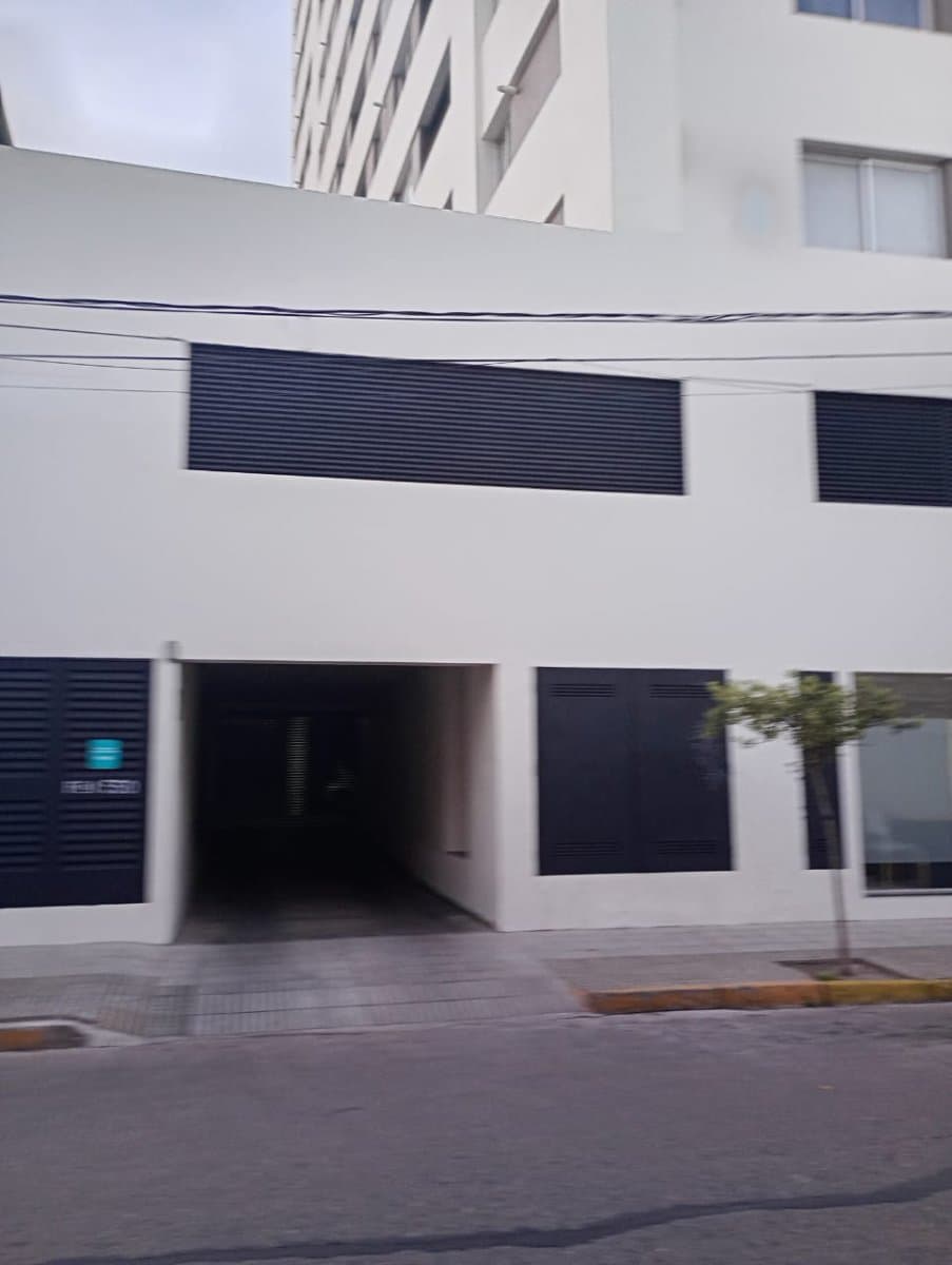 VENDO COCHERA A PASOS DEL INSTITUTO MÉDICO — foto 2