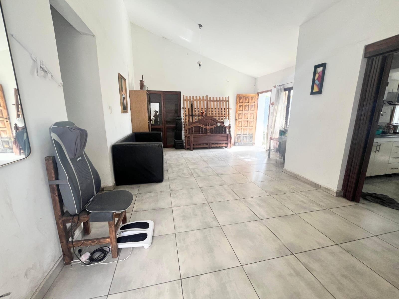 VENDO GRAN CASA BARRIO COLON — foto 7