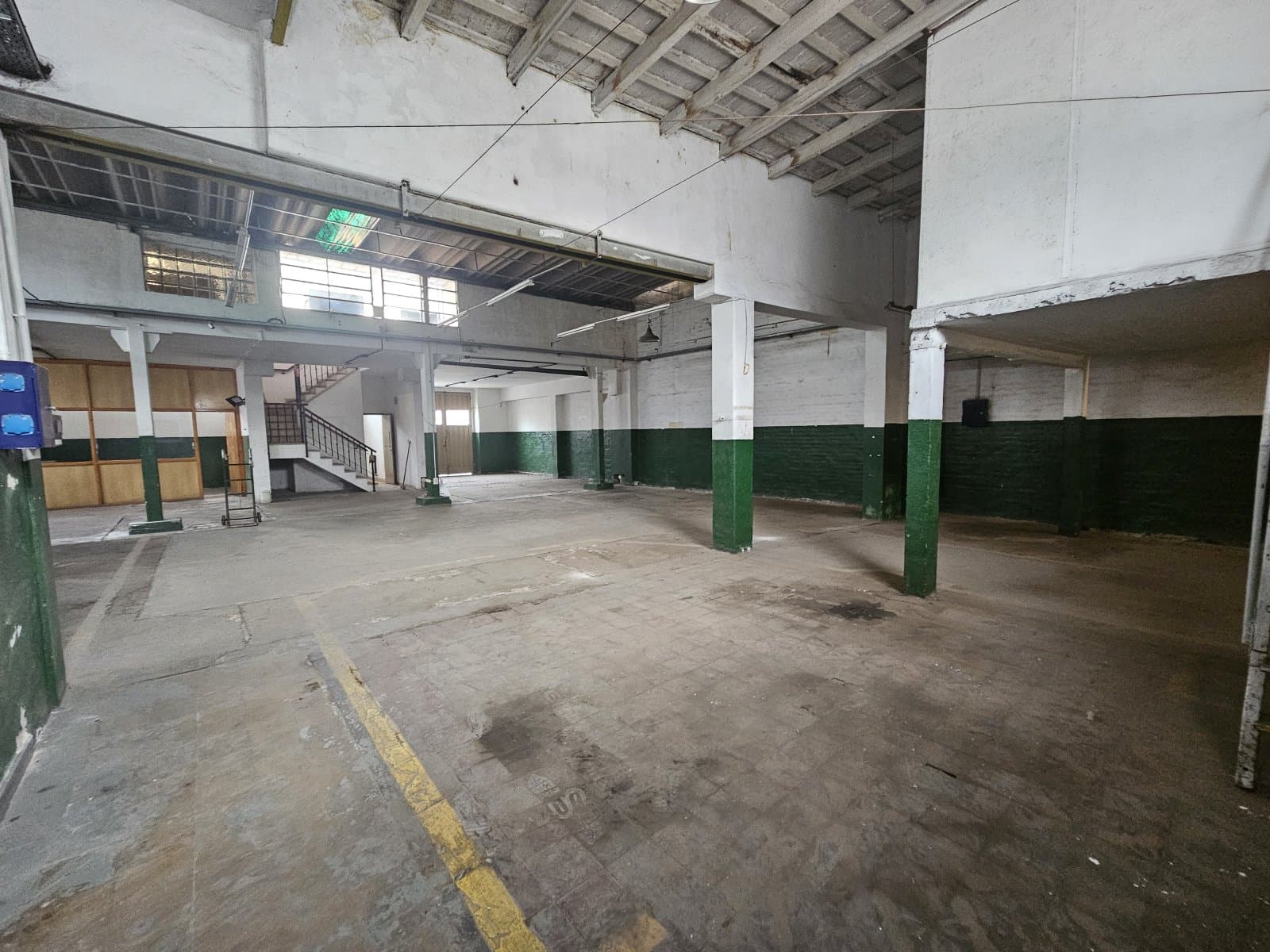 Inmueble Con Talleres Y Oficinas — foto 3