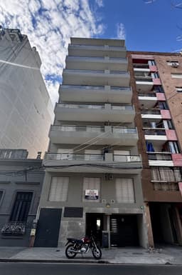 Cocheras cubiertas de 13 mts. San Martin y Pellegrini. Entega Dic 2027.