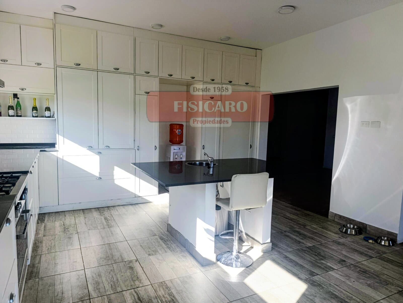 VENTA!!! Casa 4 ambtes c/piscina - AREA 12 — foto 8