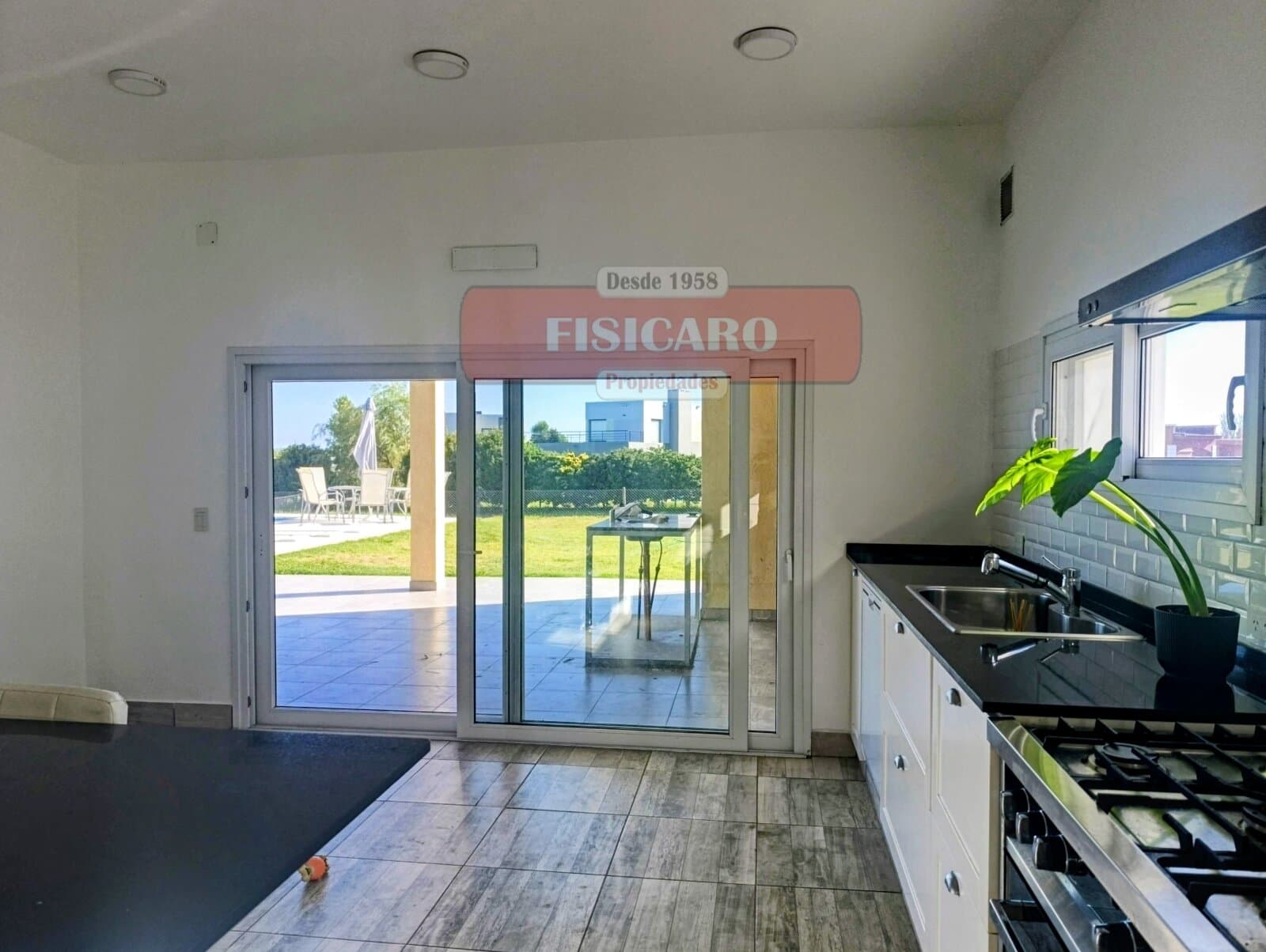 VENTA!!! Casa 4 ambtes c/piscina - AREA 12 — foto 11