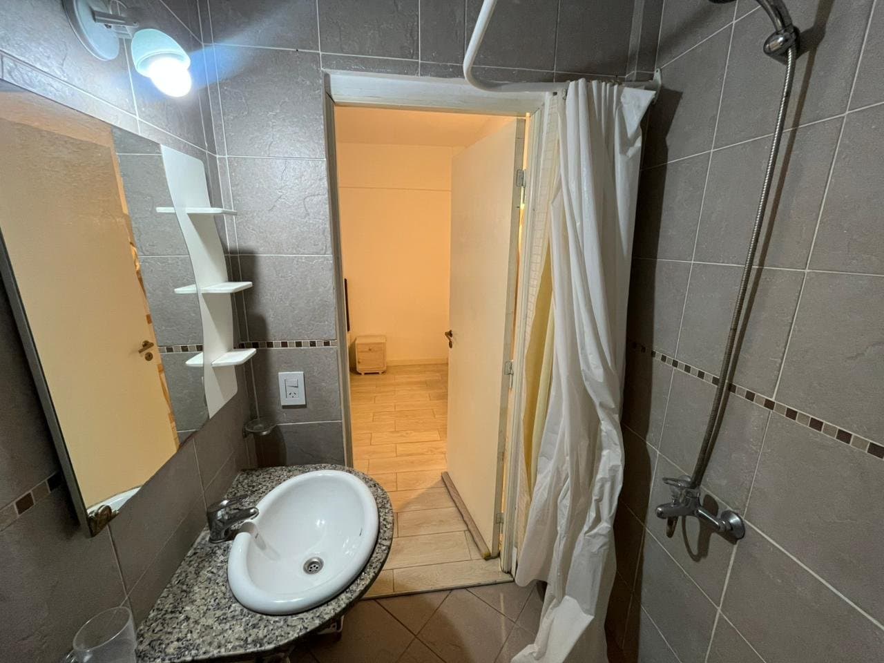 Monoambiente en venta, en Pinamar centro, equipado, luminoso — foto 9