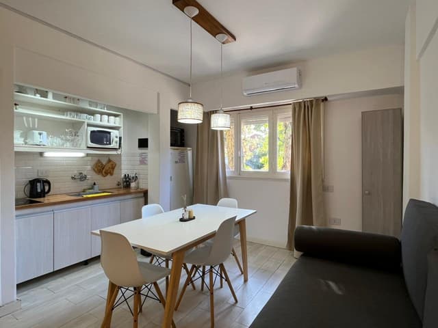 Monoambiente en venta, en Pinamar centro, equipado, luminoso