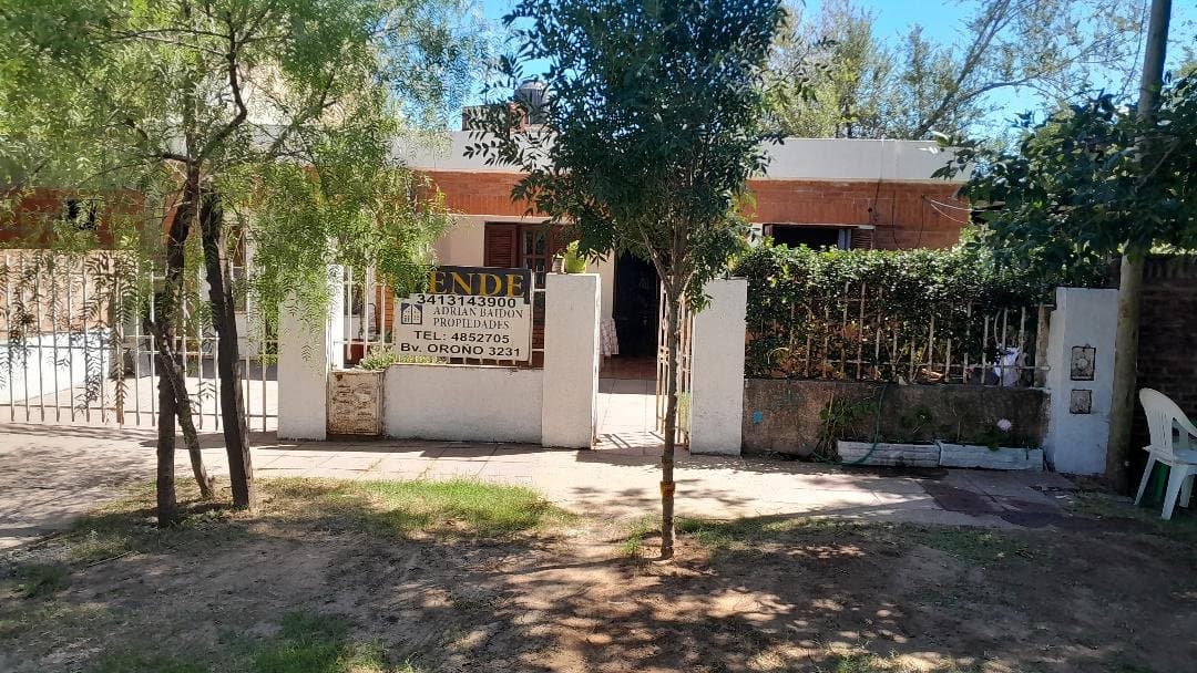 Funes. Casa Florencio Varela 1954, 3 Dormitorios — foto 1