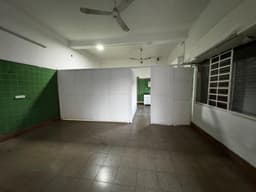 Casa con Local comercial y departamento monoambiente, a metros de monseñor pablo cabrera