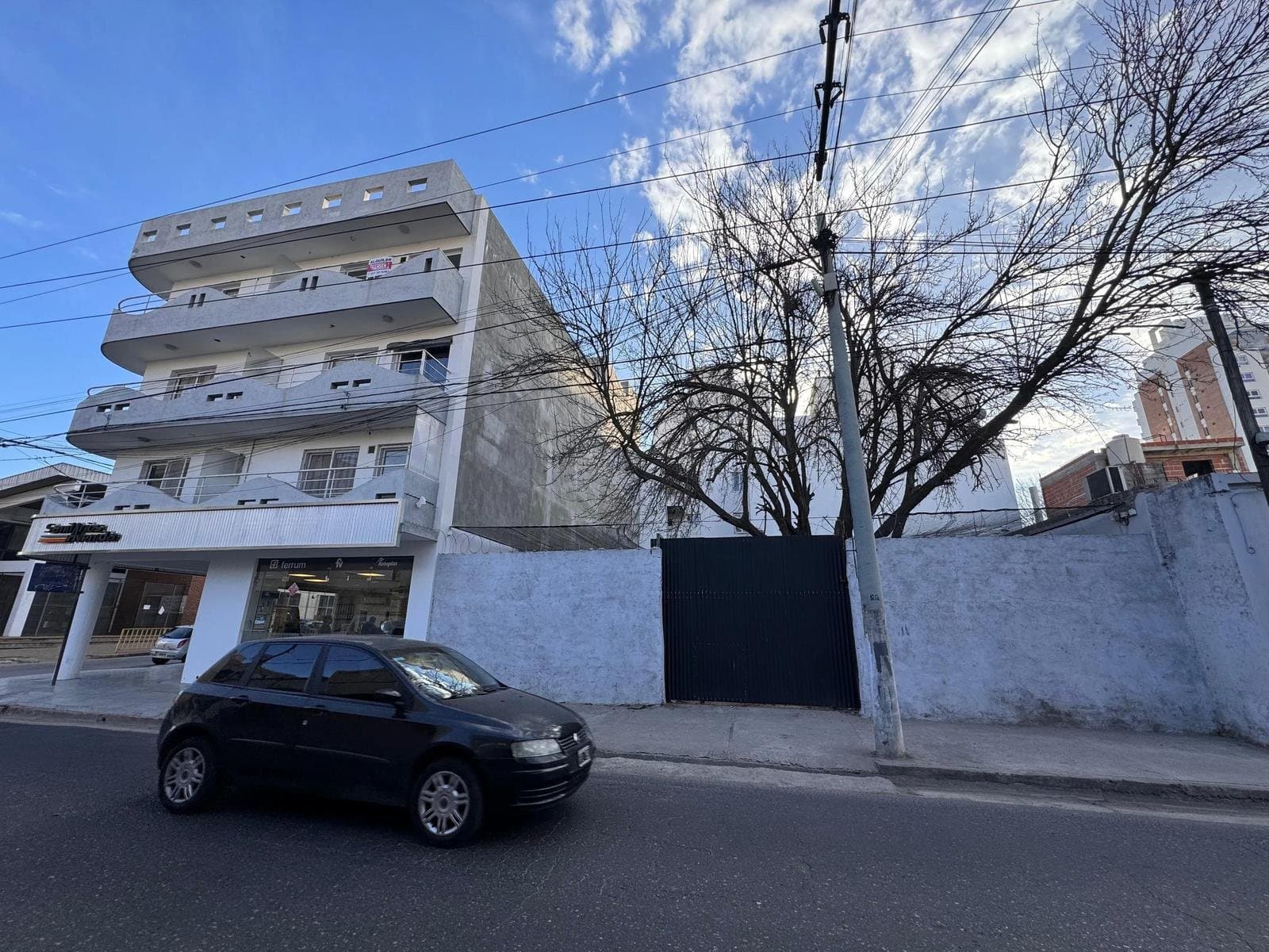LOTE EN VENTA EN GUEMES - APTO EDIFICACION - COCHERAS — foto 1