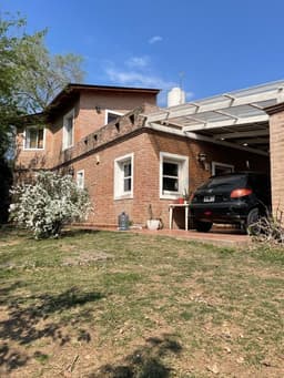 VENTA: Casa esq. Ricardo Rojas y Huayna – 4 Dorm/B* El Refugio / Recibo Auto de USD 40M