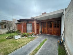 OPORTUNIDAD EN TALLERES SUD - CASA LISTA PARA HABITAR Y PERSONALIZAR
