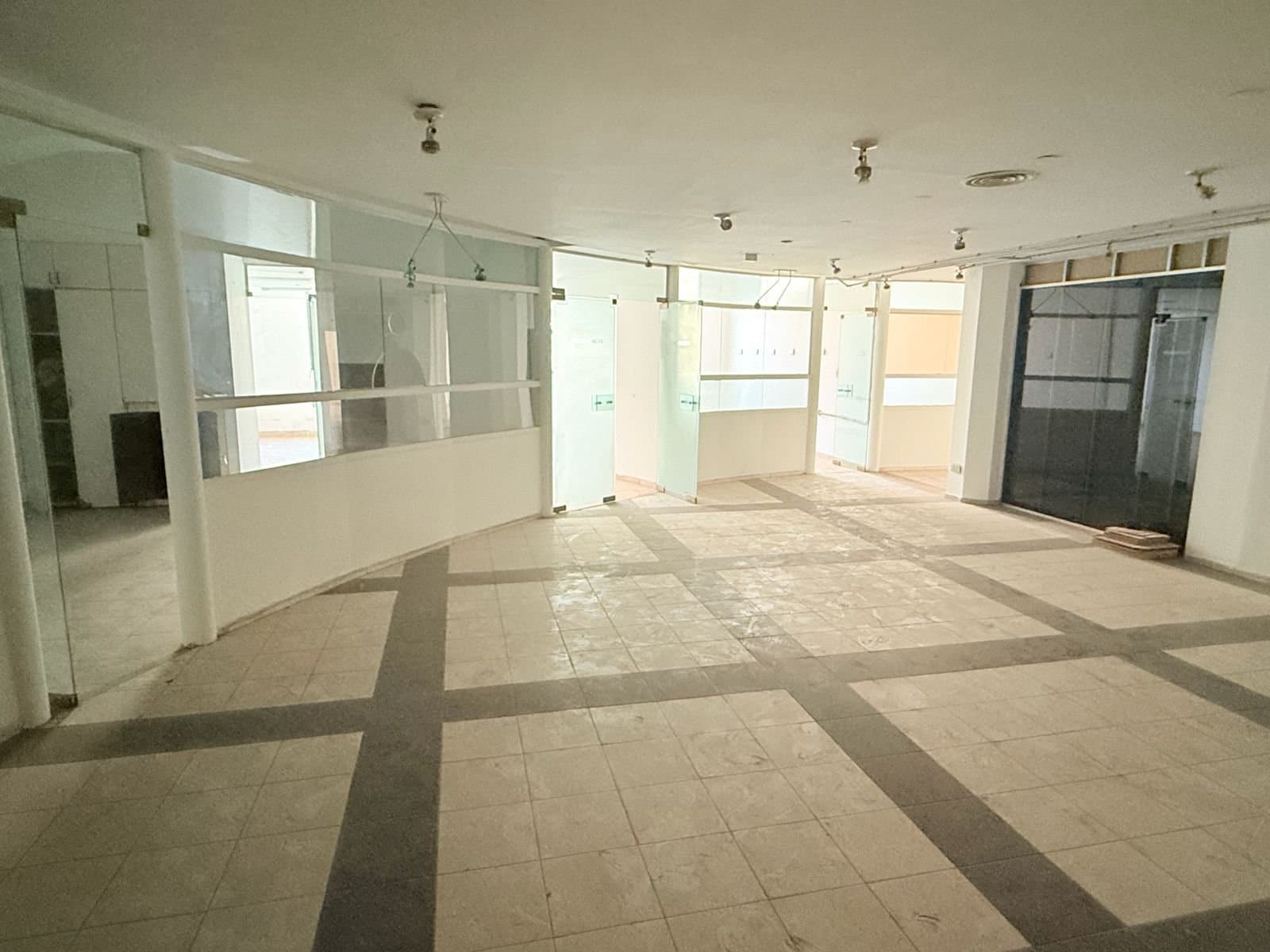 Oficina en Venta - Piso Completo- Barrio Centro — foto 1
