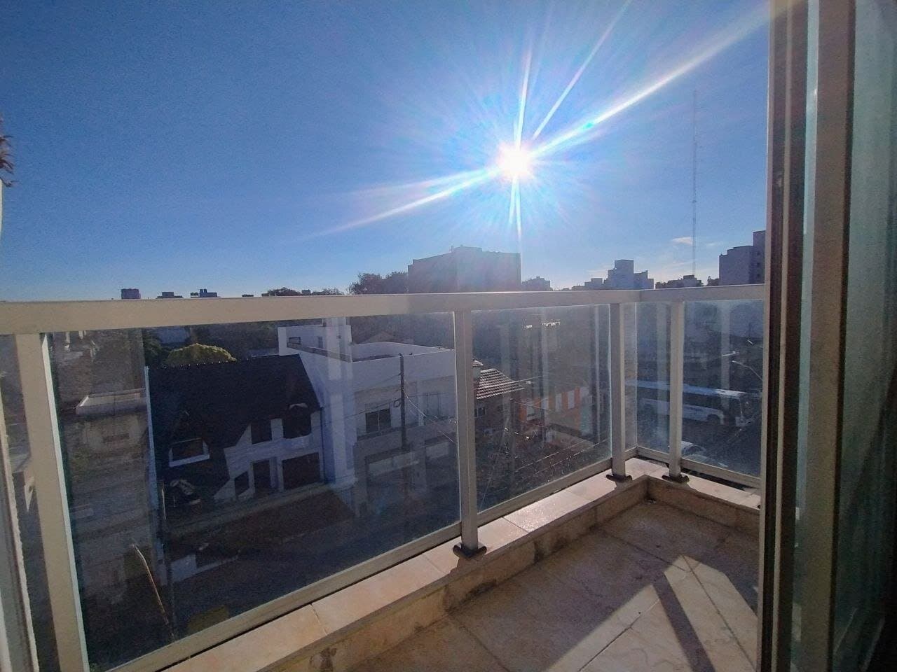 Departamento Monoambiente dividido, APTO PROFESIONAL.- Moron .- — foto 10