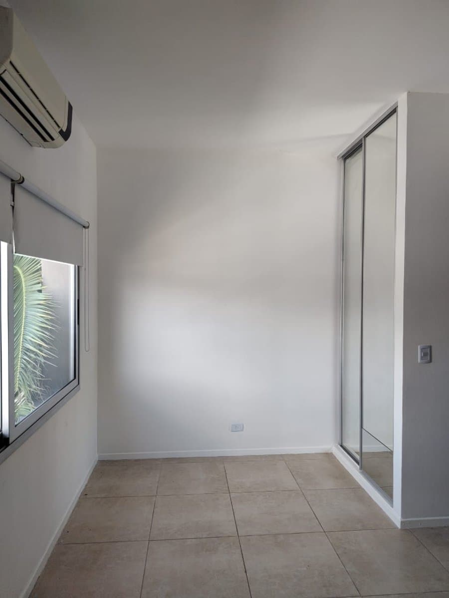 MONOAMBIENTE EN ITUZAINGO SÓLO APTO USO PROFESIONAL — foto 5