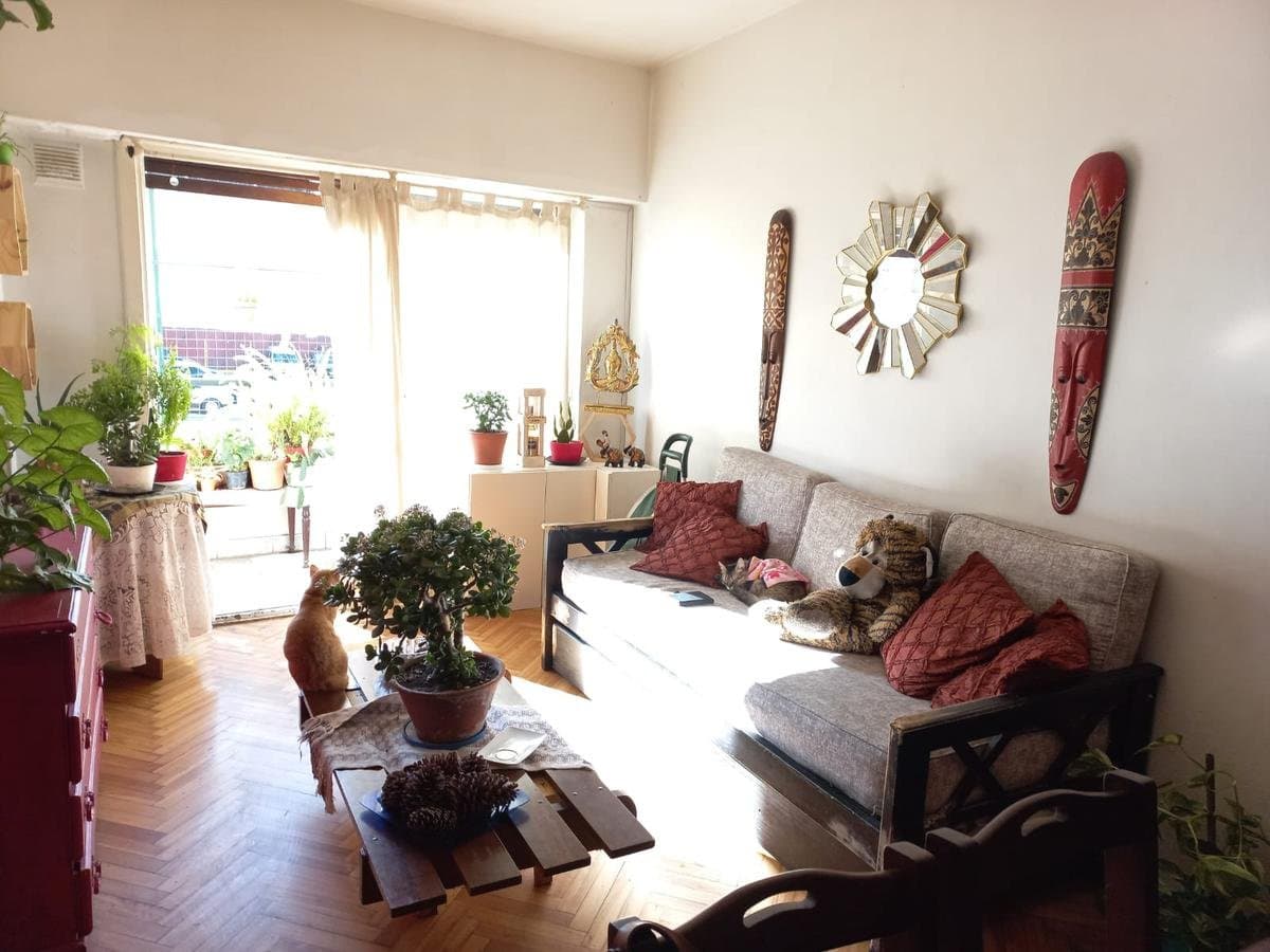 3 ambientes al frente, con balcon corrido y patio — foto 3